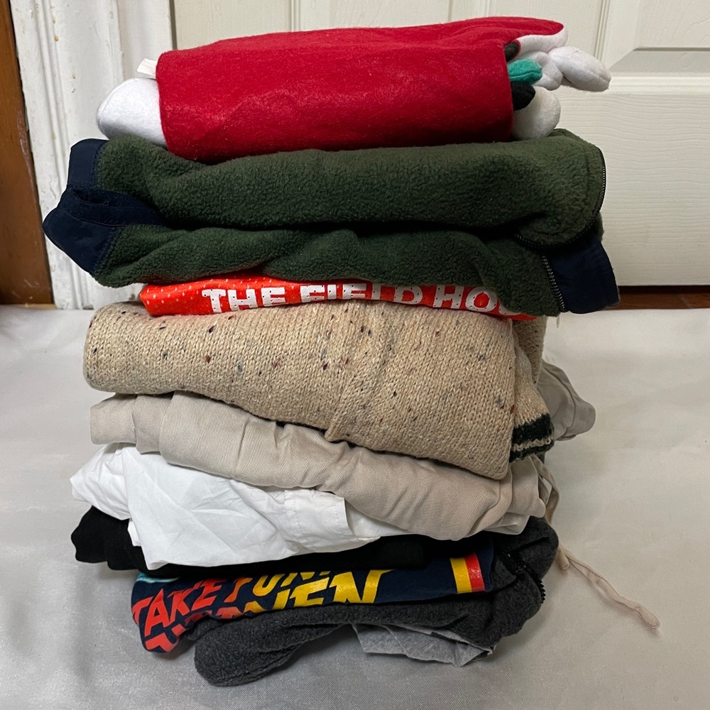 Lot of 10 mens items vests pants tees M-XL euc